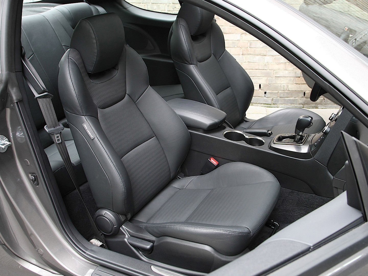 Hyundai Genesis Coupe photo 35