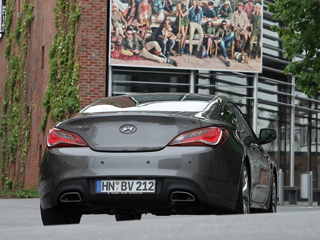 HYUNDAI Genesis Coupe