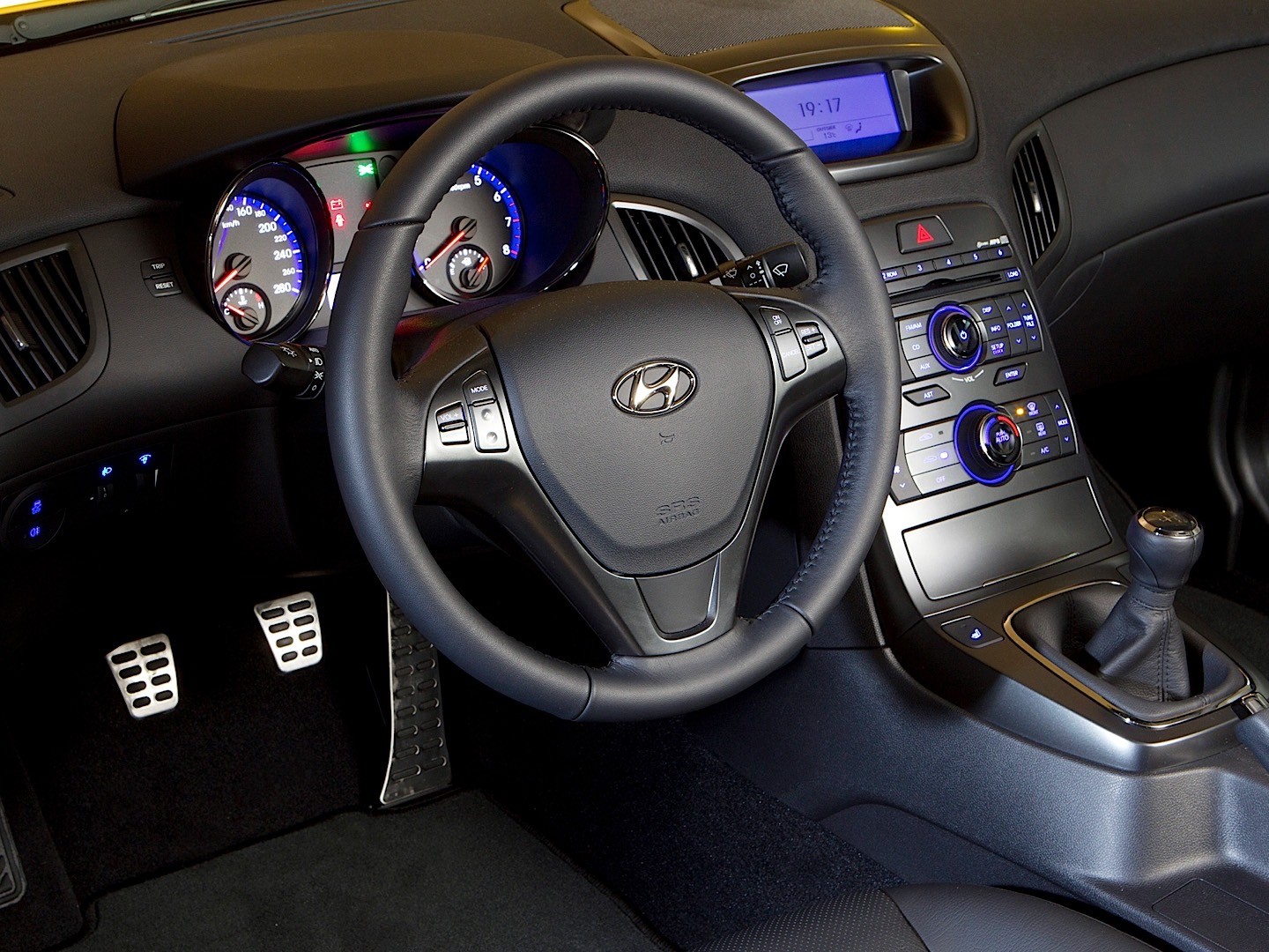 Hyundai Genesis Coupe photo 97