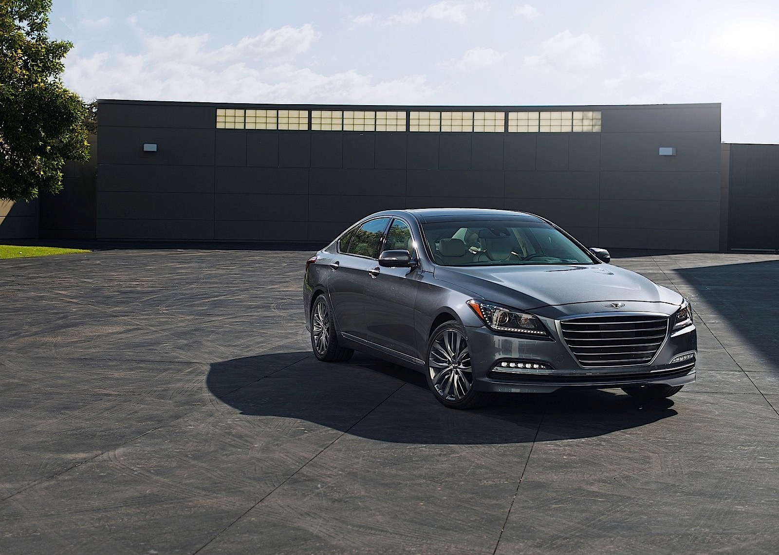 Hyundai Genesis photo 4