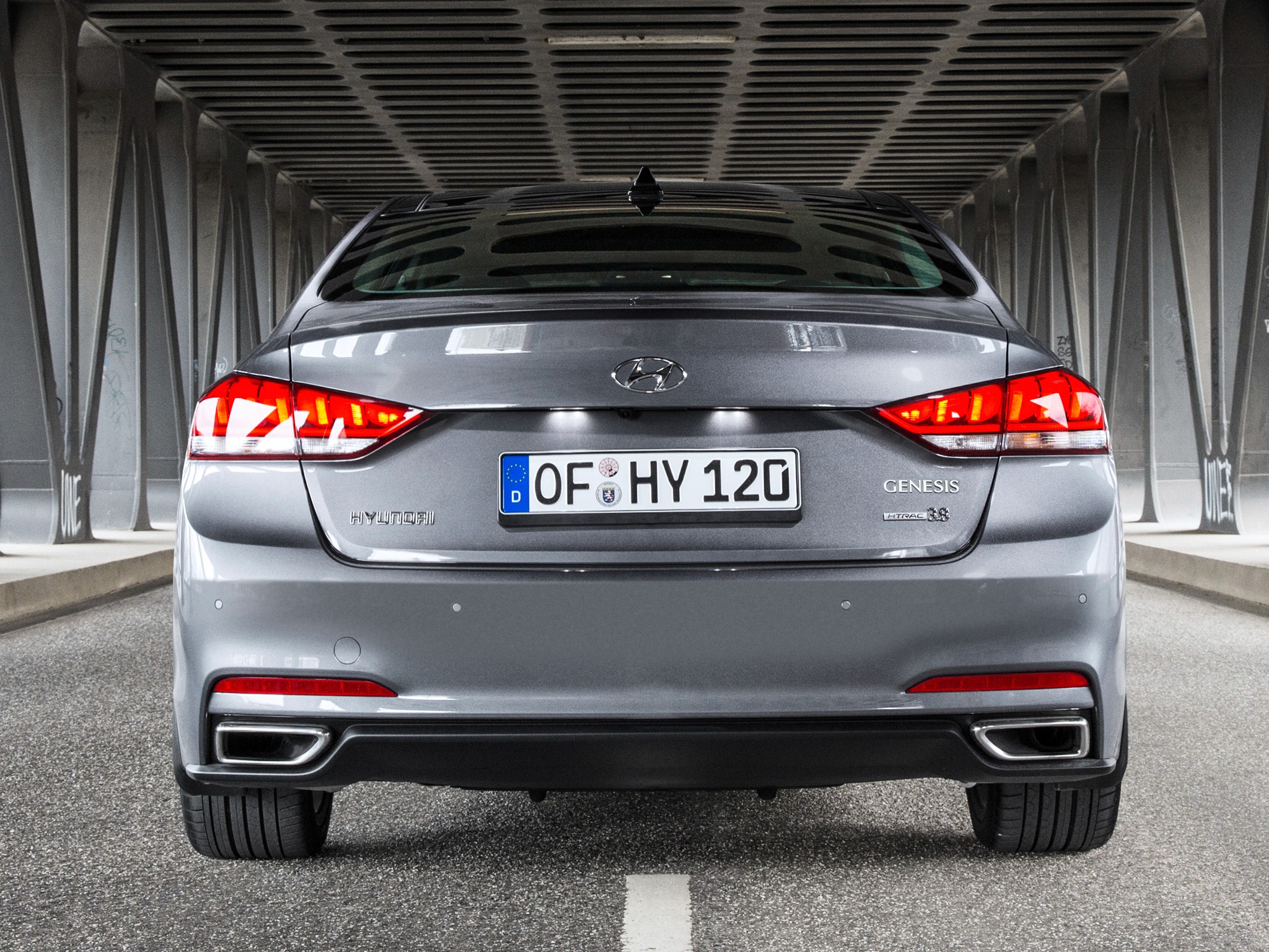 Hyundai Genesis photo 18