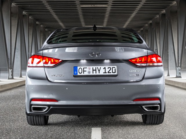 Hyundai Genesis photo 18