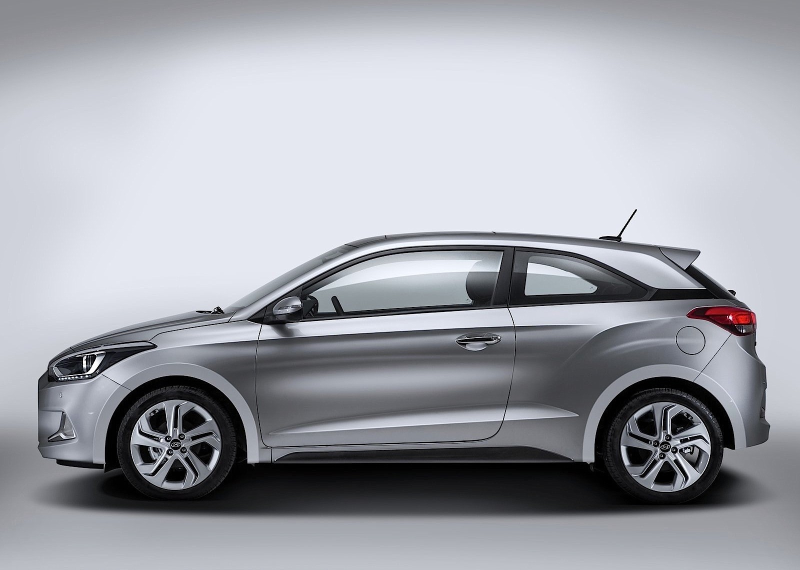 Hyundai I20 Coupe photo 2