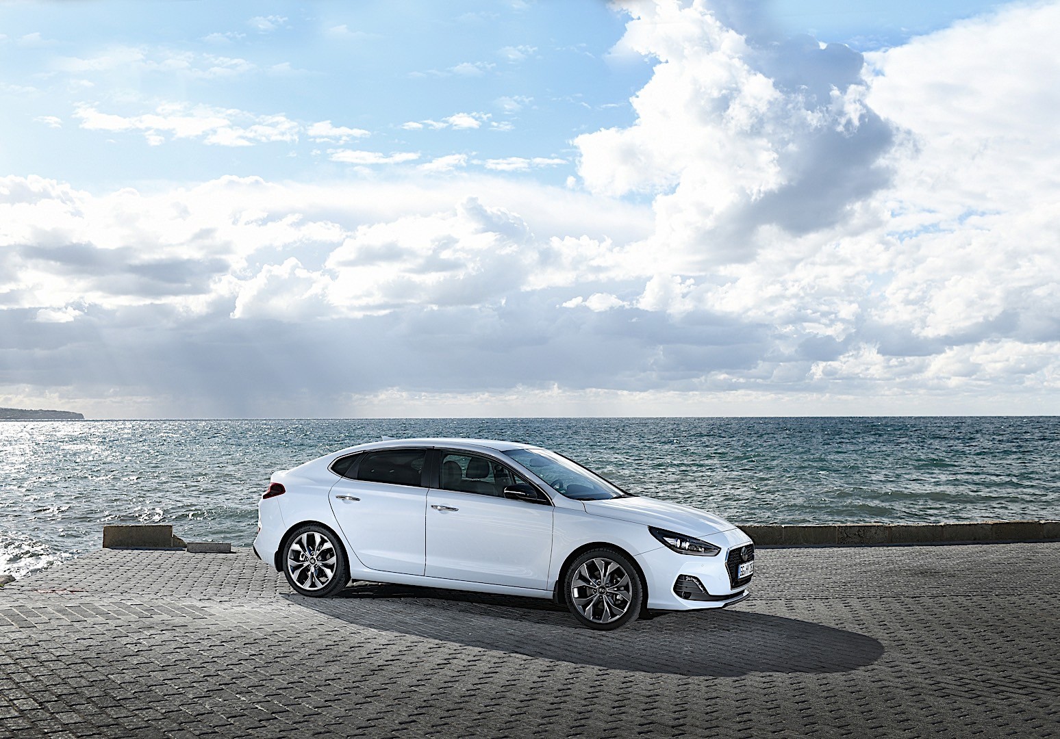 Hyundai I30 Fastback photo 16