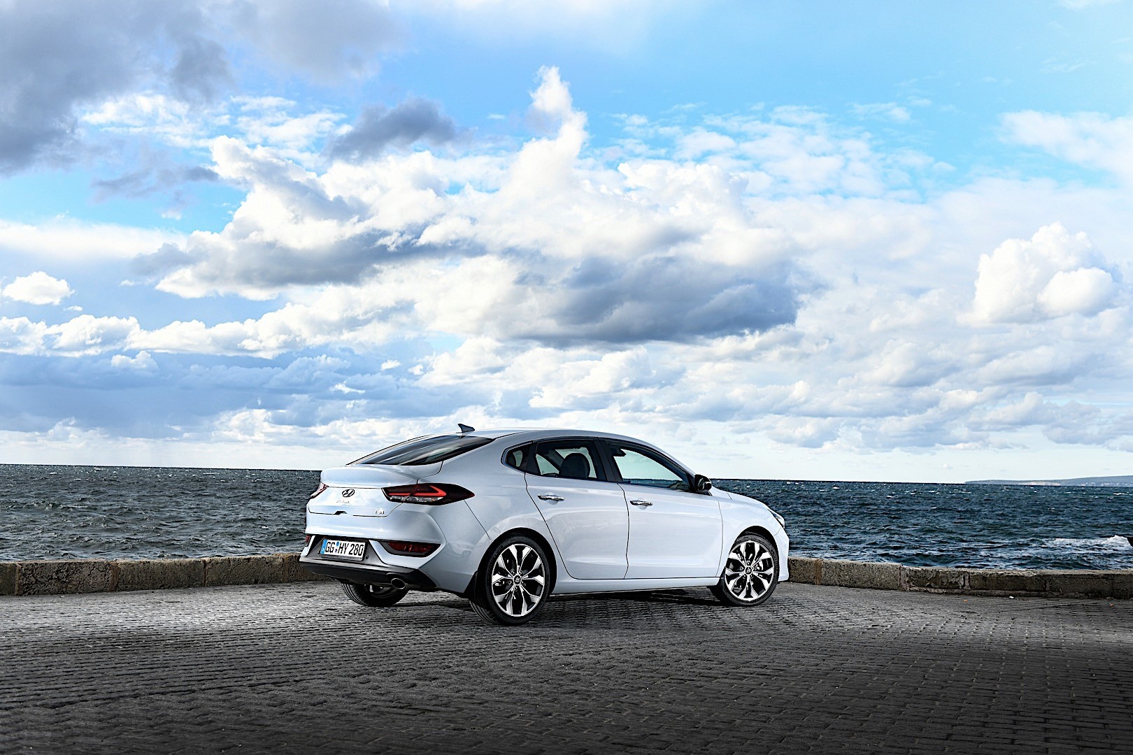 Hyundai I30 Fastback photo 17