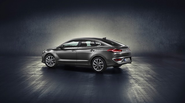 Hyundai I30 Fastback photo 3