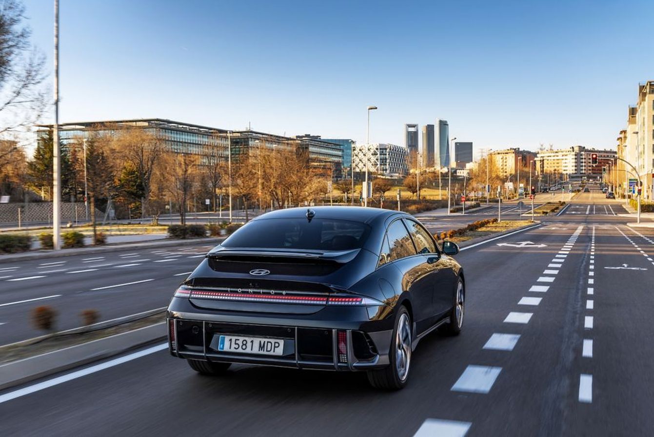 Hyundai Ioniq 6 photo 12