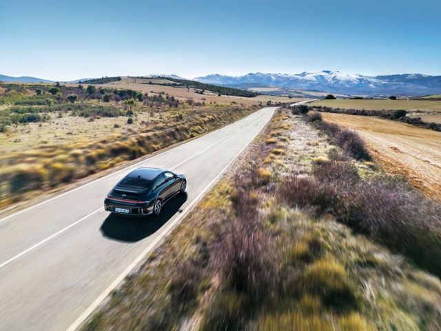 Hyundai Ioniq 6 photo 26
