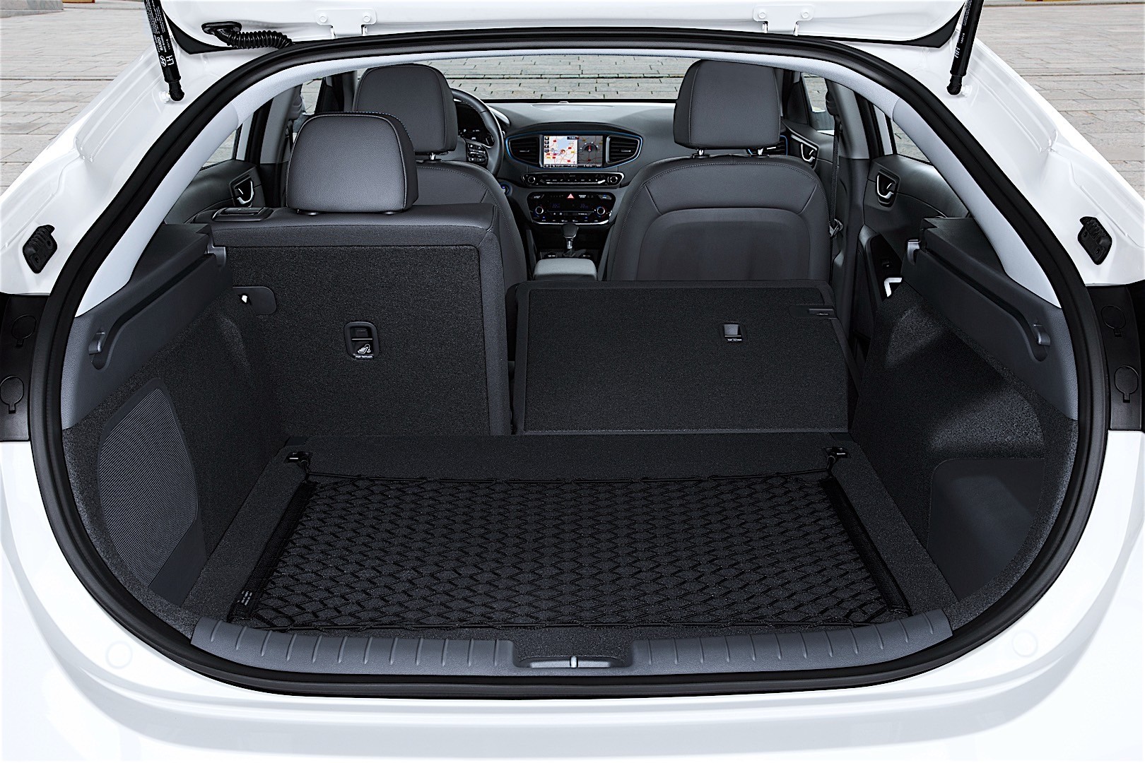 Hyundai Ioniq photo 74