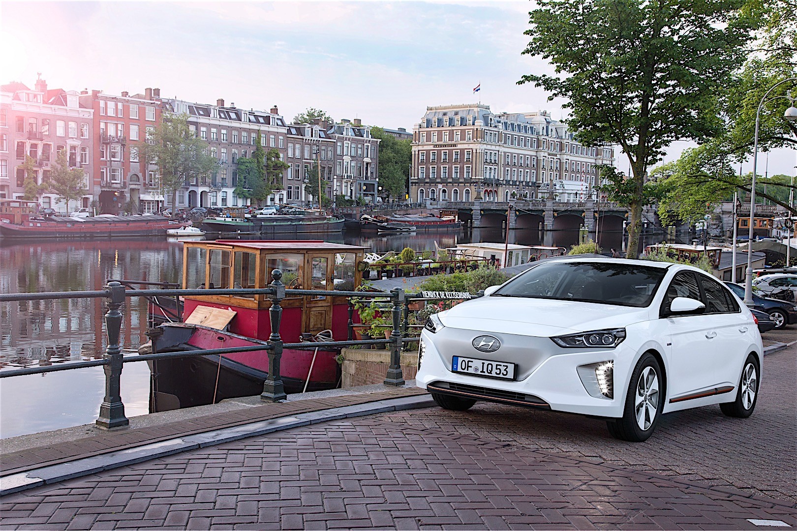 Hyundai Ioniq photo 18