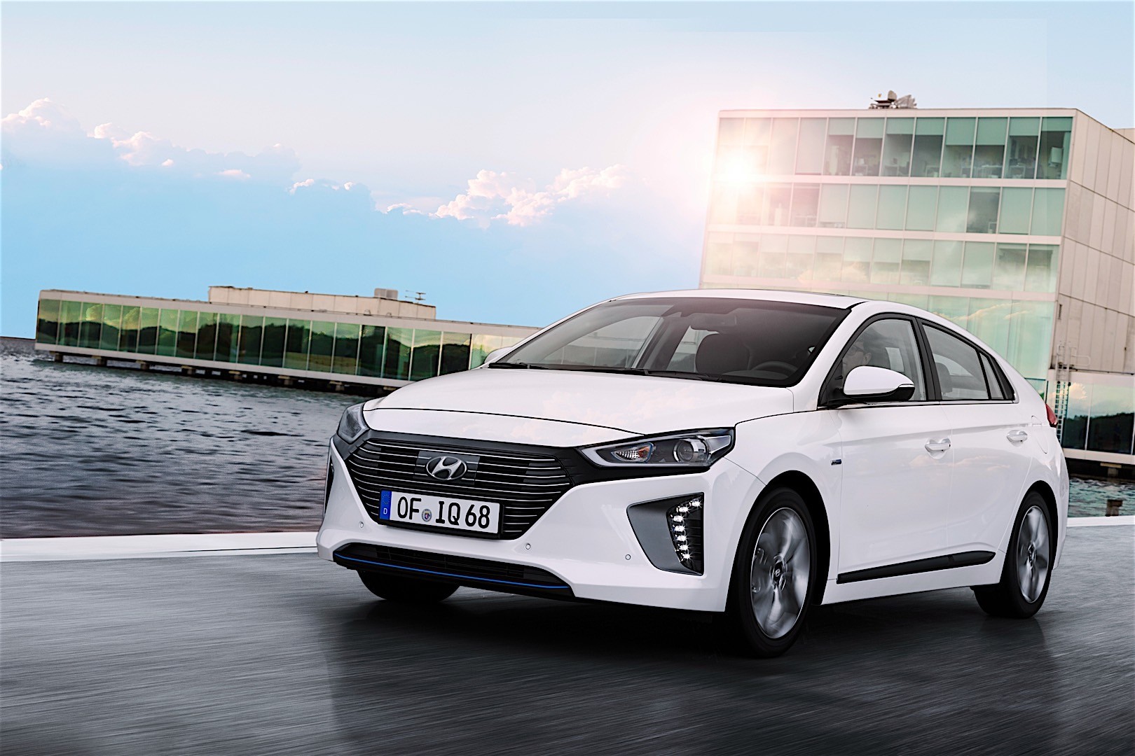 Hyundai Ioniq photo 21