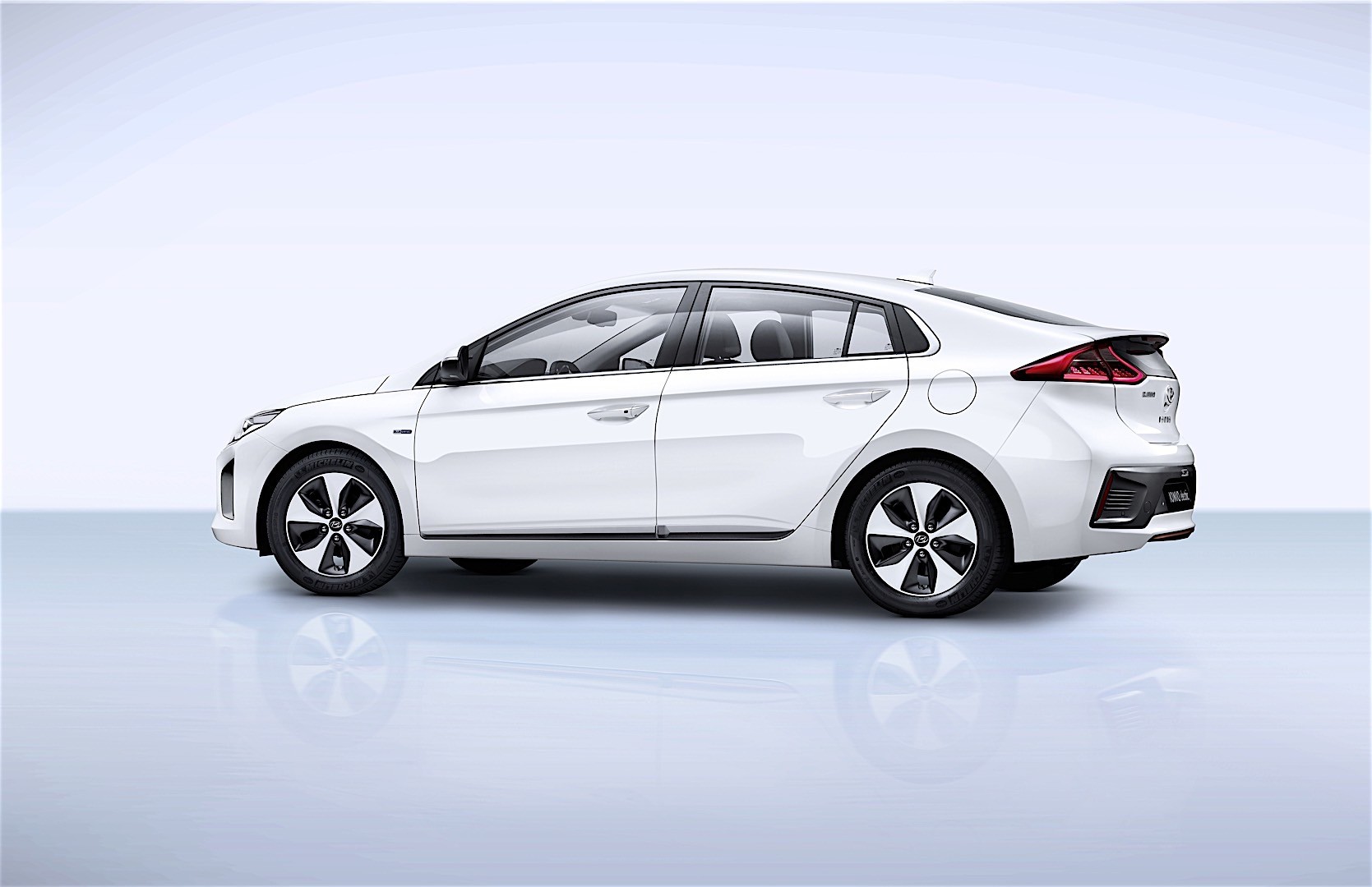 Hyundai Ioniq photo 26