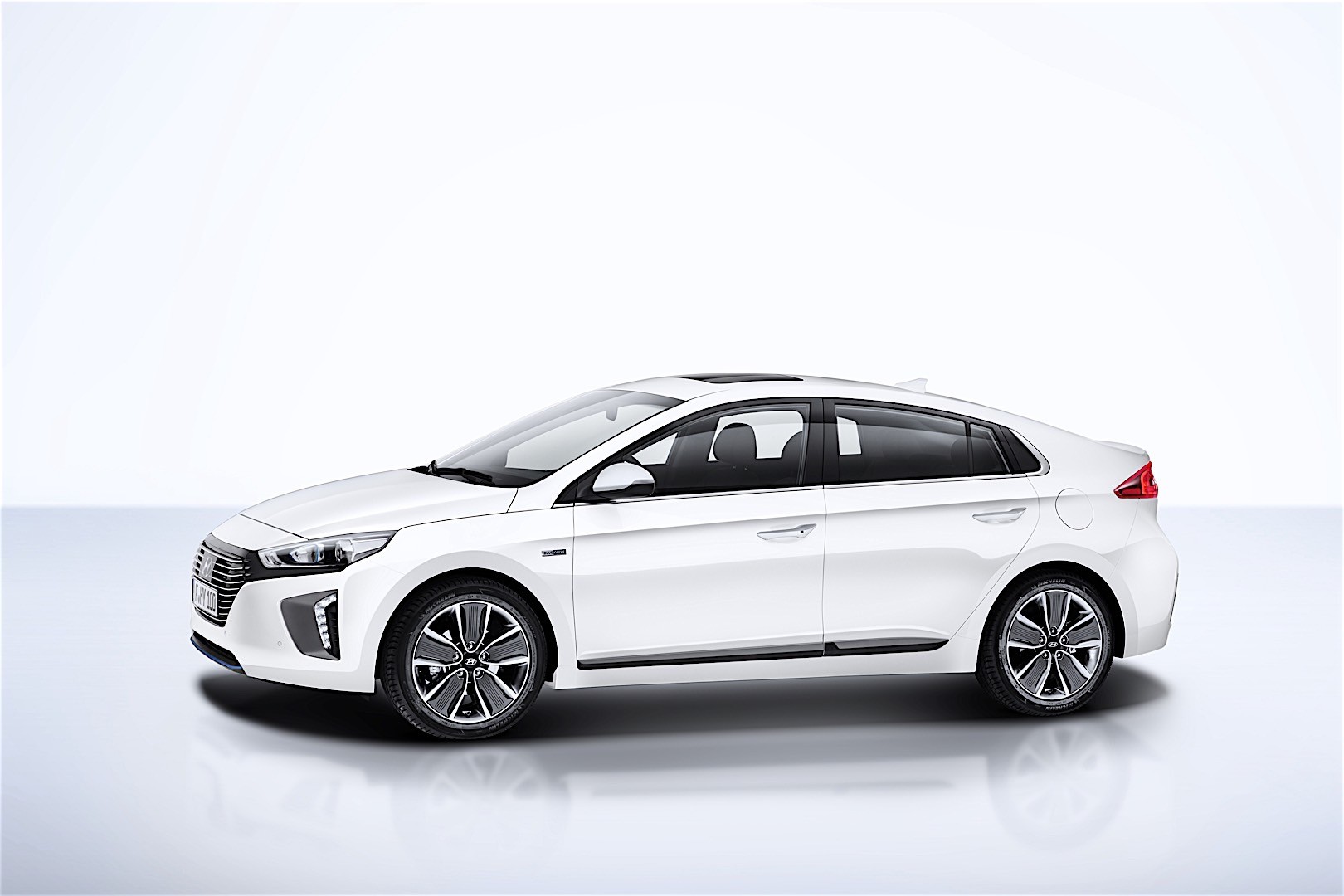 Hyundai Ioniq photo 31