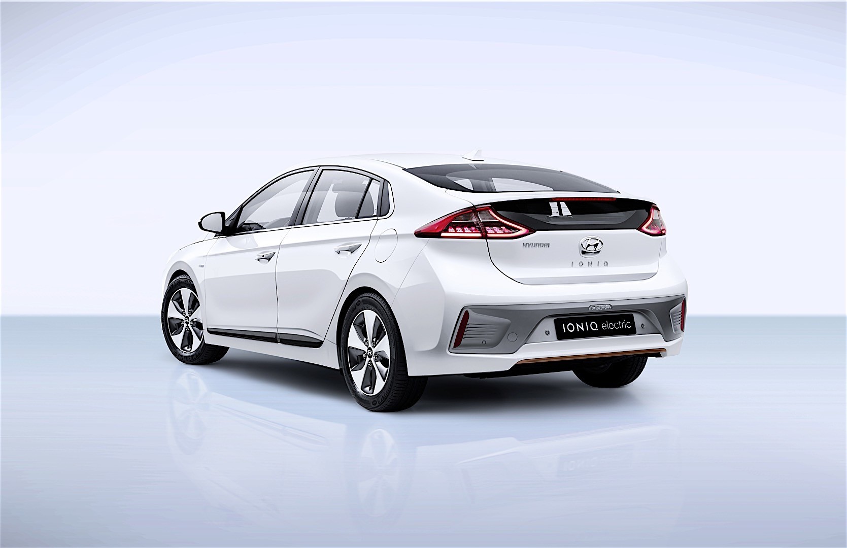 Hyundai Ioniq photo 33