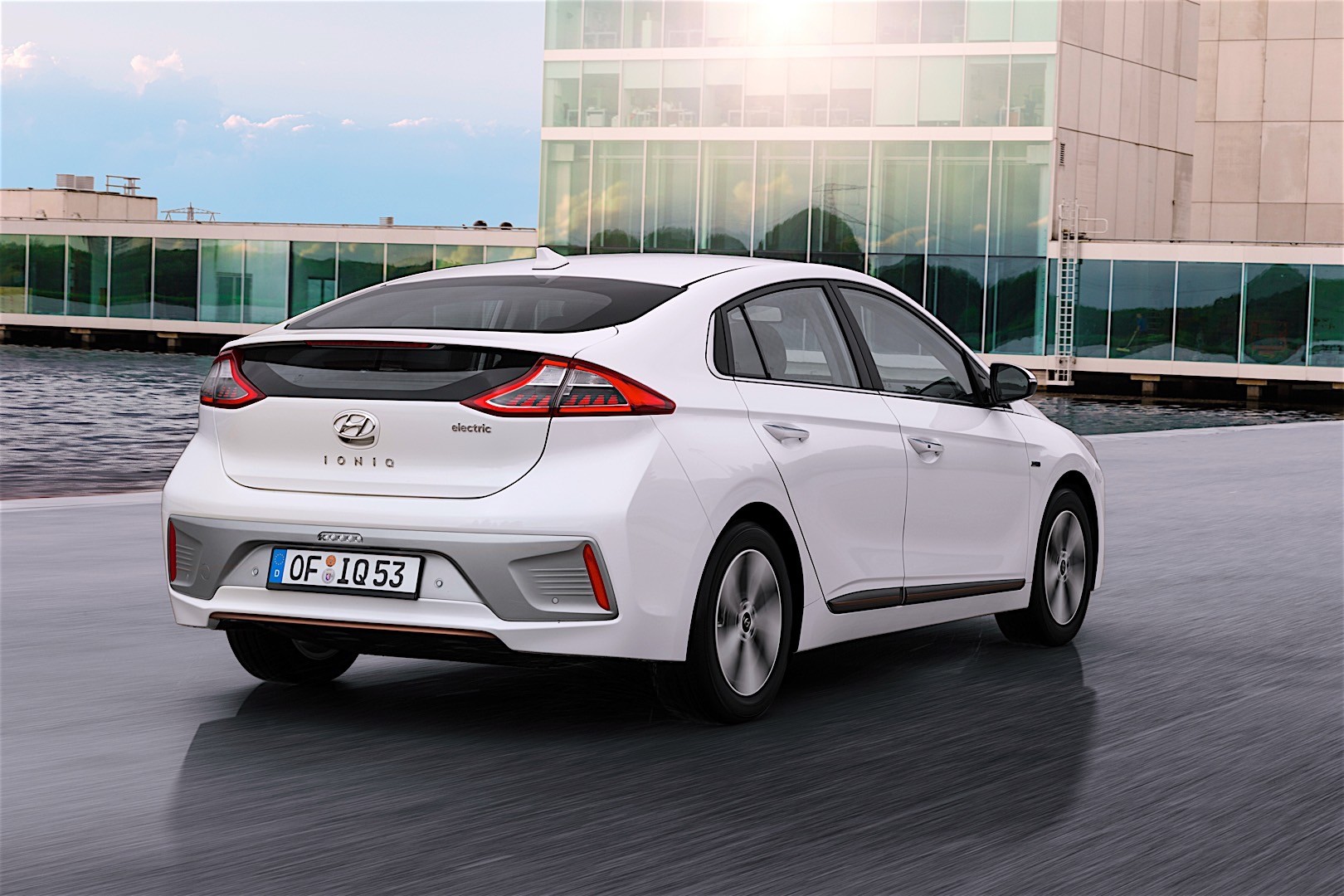 Hyundai Ioniq photo 34