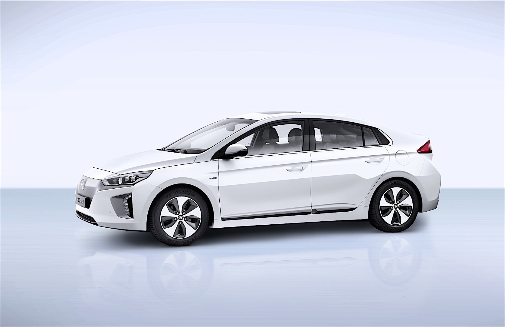 Hyundai Ioniq photo 45
