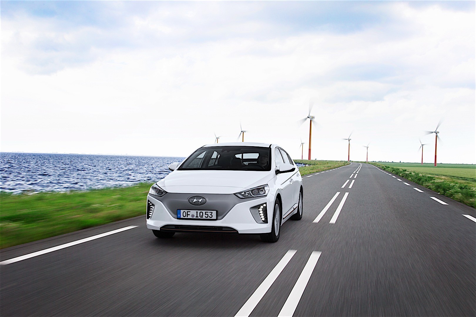 Hyundai Ioniq photo 54