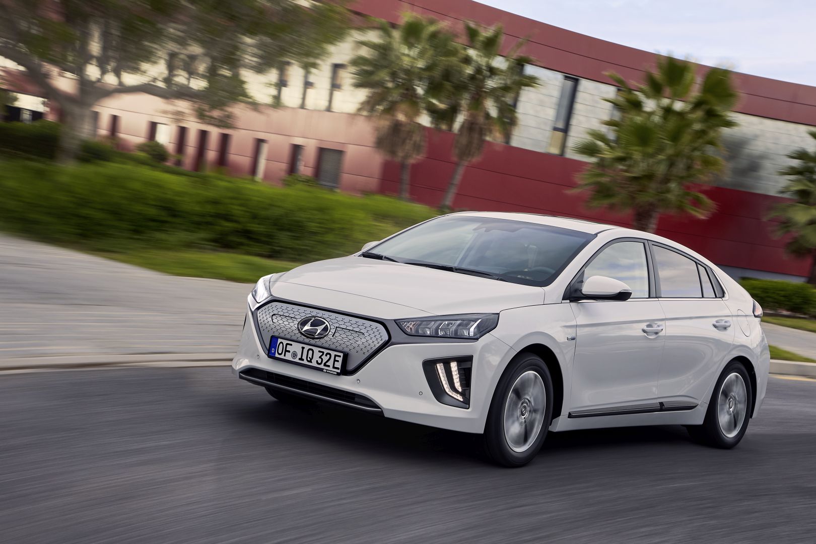 Hyundai Ioniq photo 9
