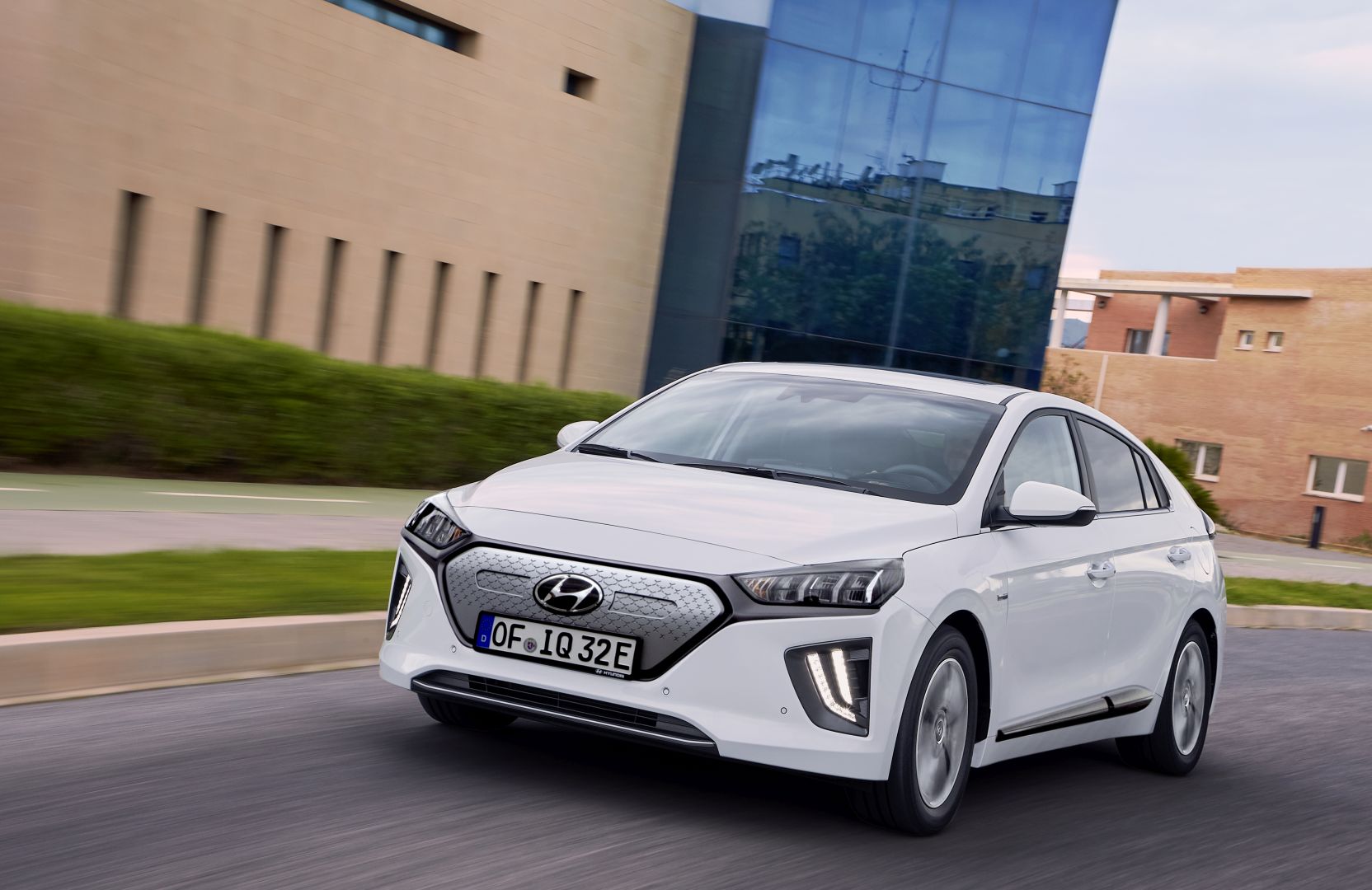 Hyundai Ioniq photo 13