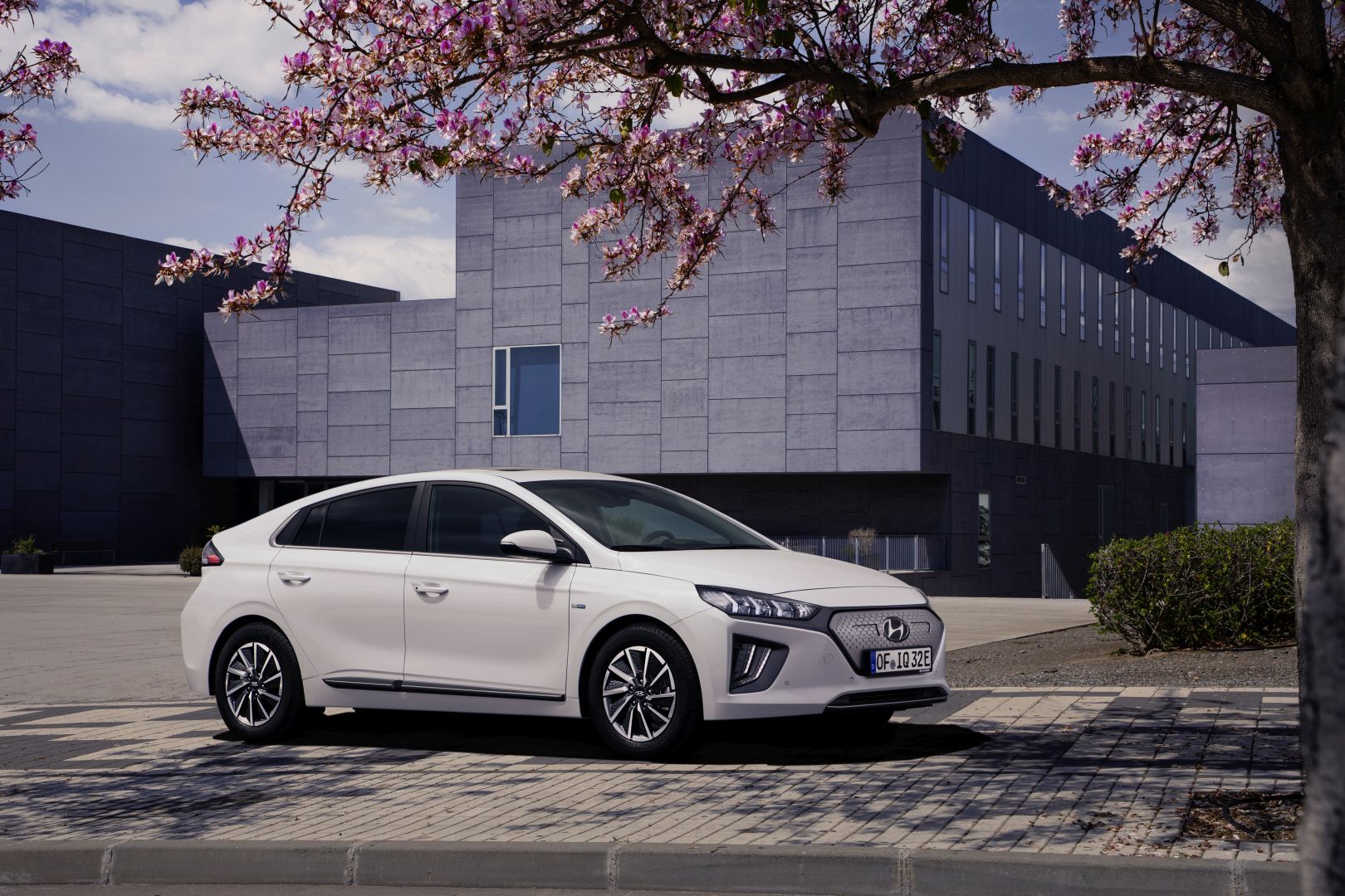 Hyundai Ioniq photo 18