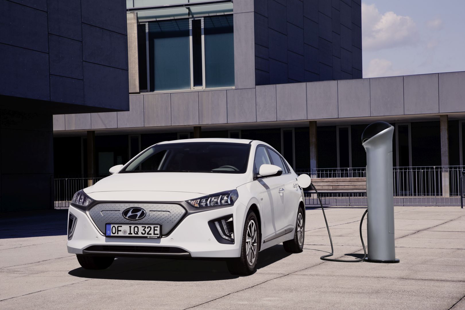 Hyundai Ioniq photo 23