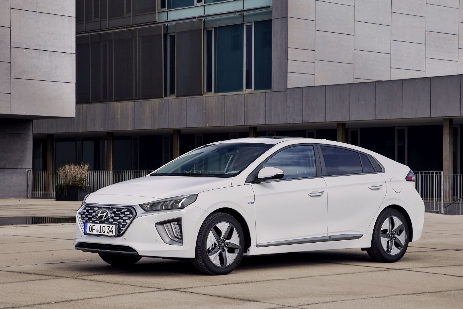 Hyundai Ioniq photo 27