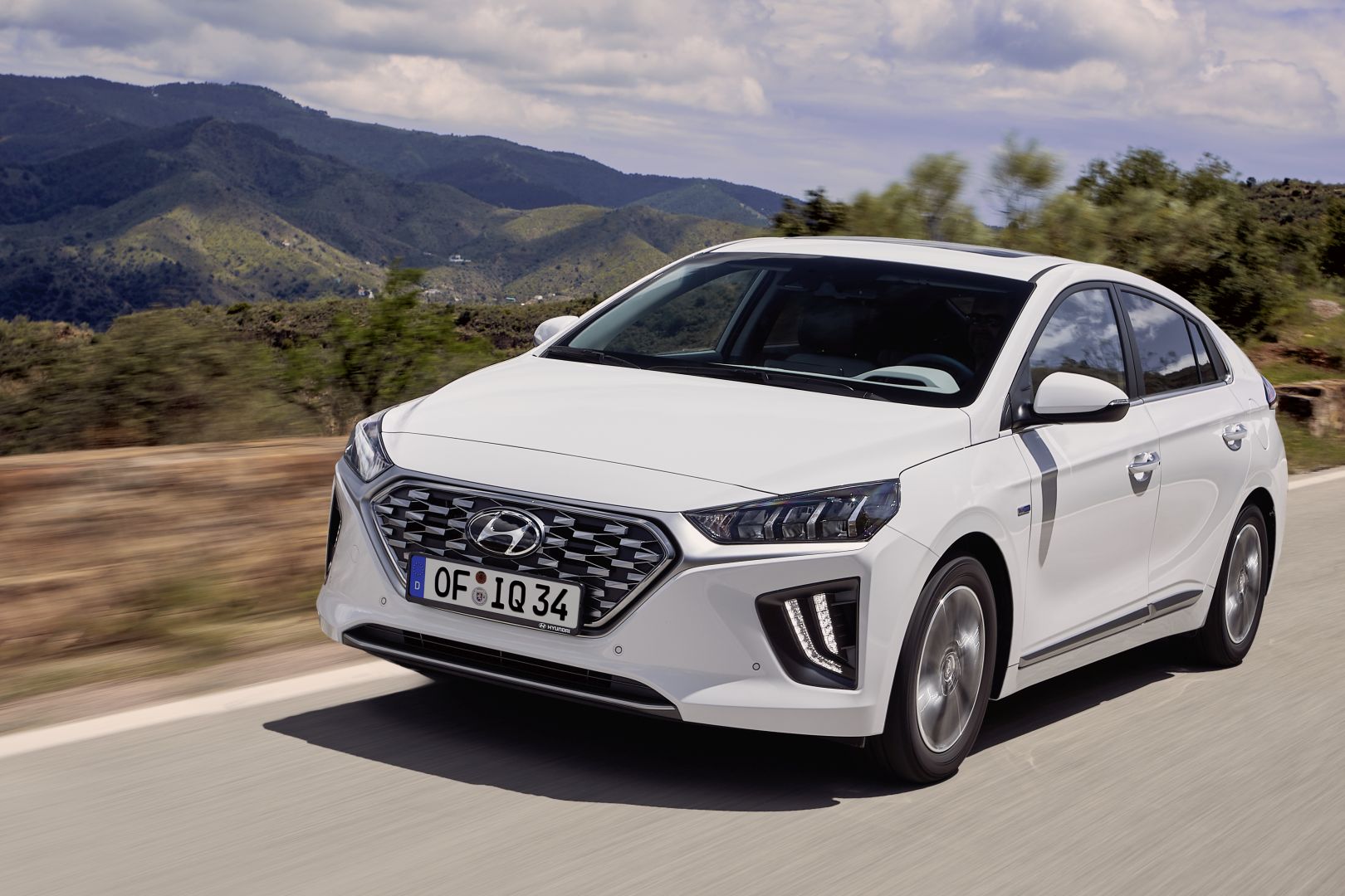 Hyundai Ioniq photo 28