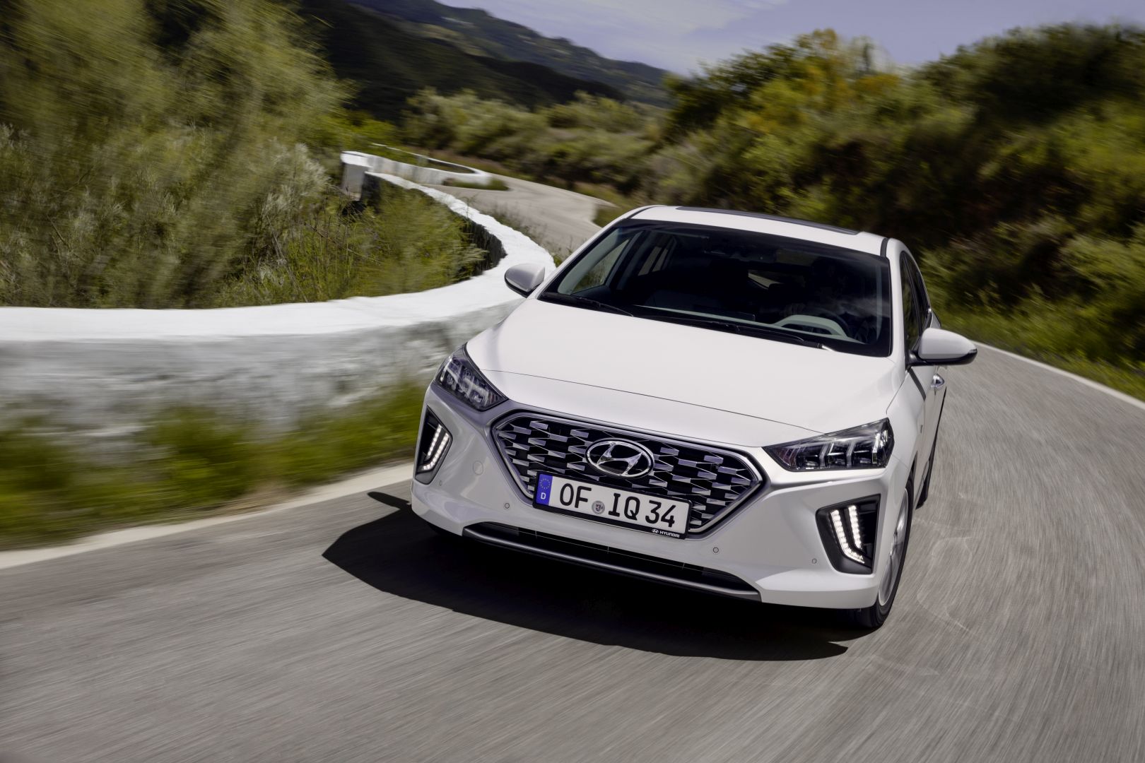 Hyundai Ioniq photo 29
