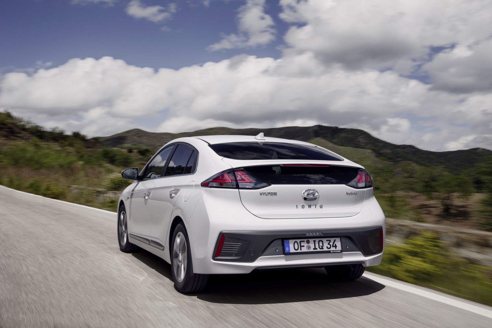 Hyundai Ioniq photo 30