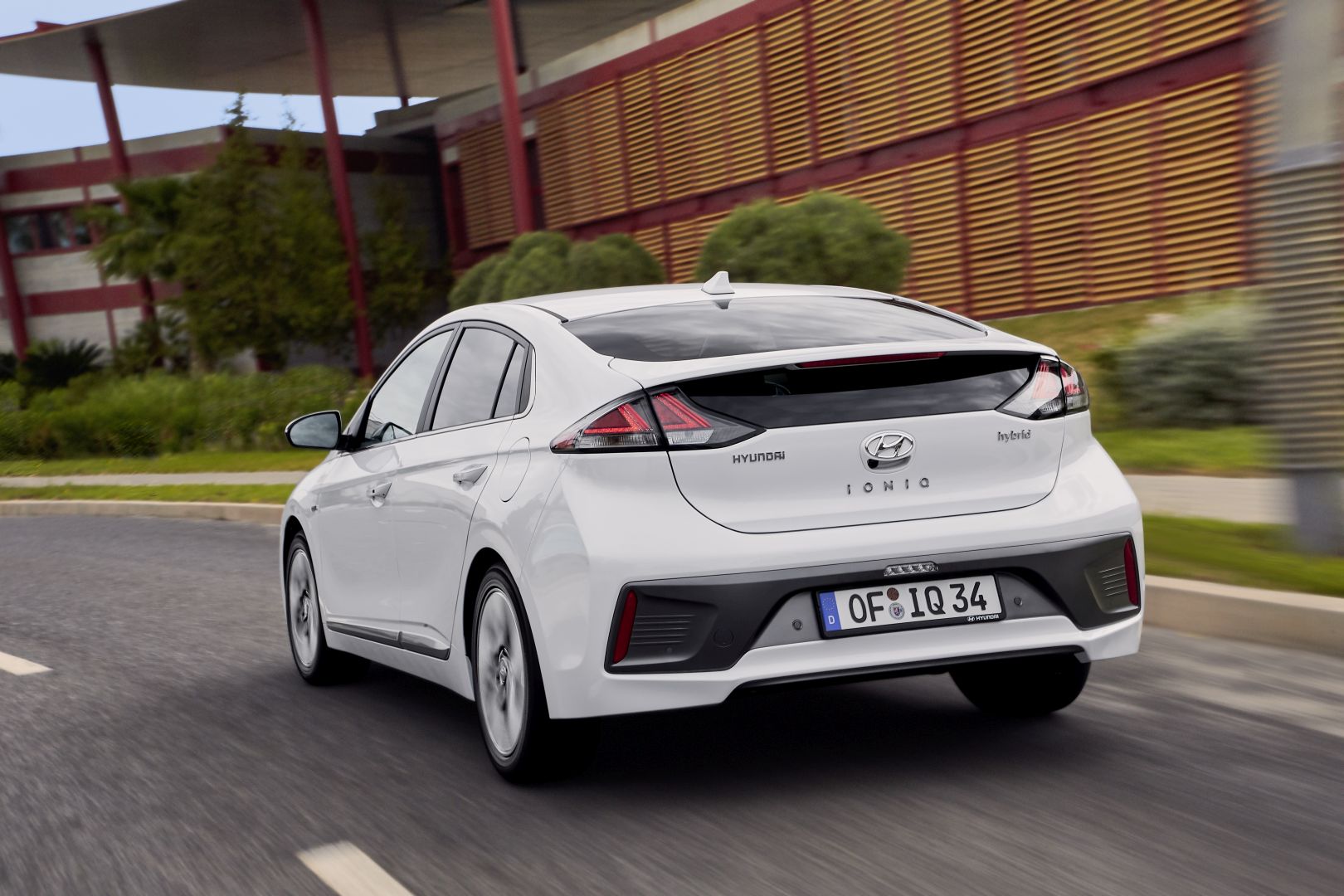 Hyundai Ioniq photo 35