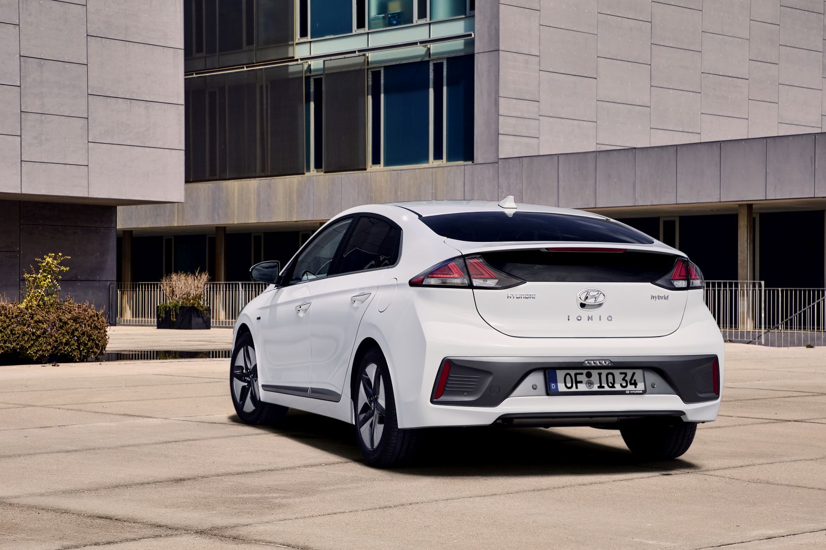 Hyundai Ioniq photo 42