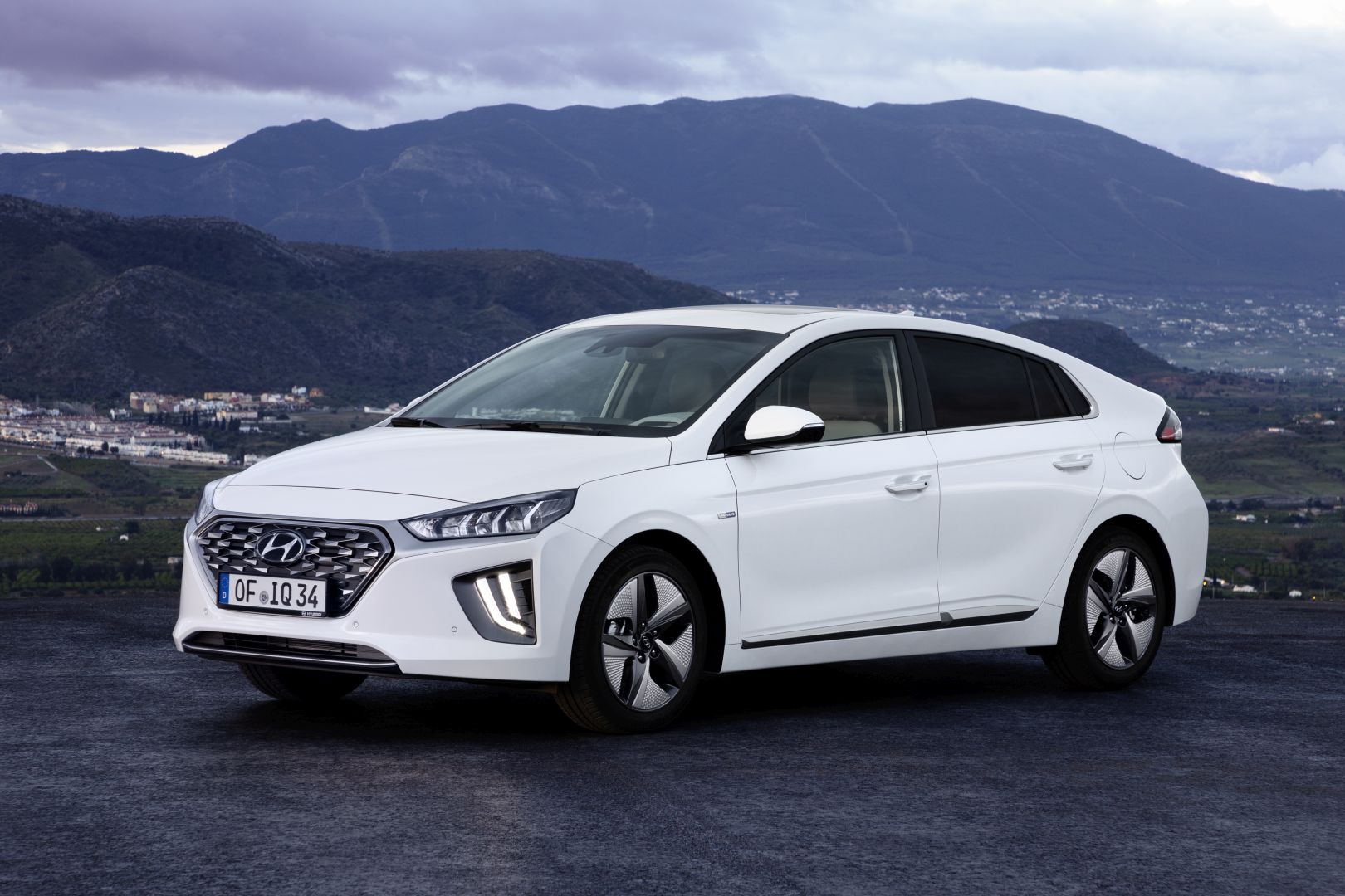 Hyundai Ioniq photo 44