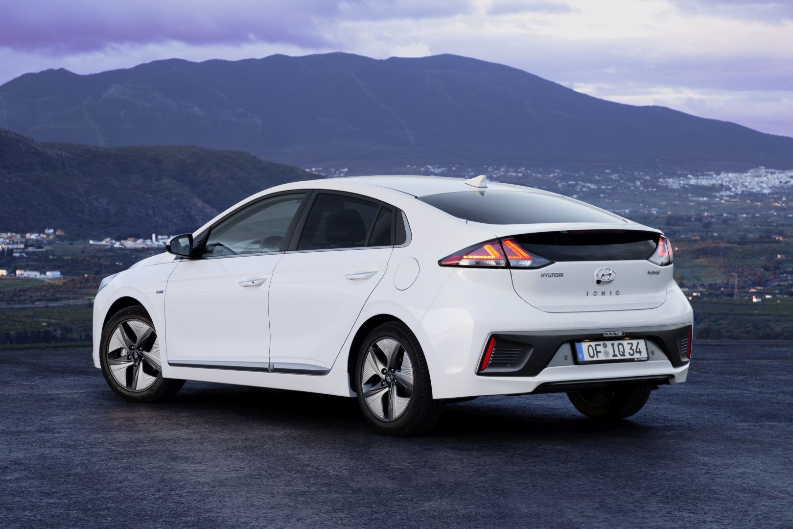 Hyundai Ioniq photo 45