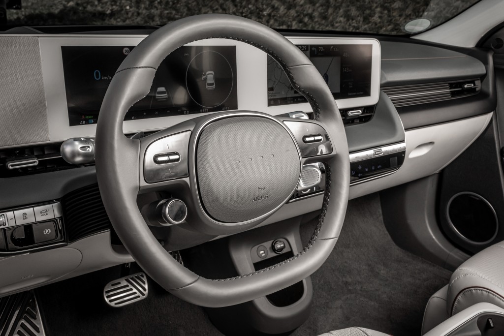 Hyundai Ioniq photo 42