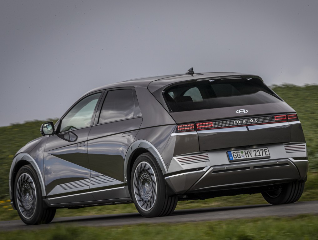 Hyundai Ioniq photo 24
