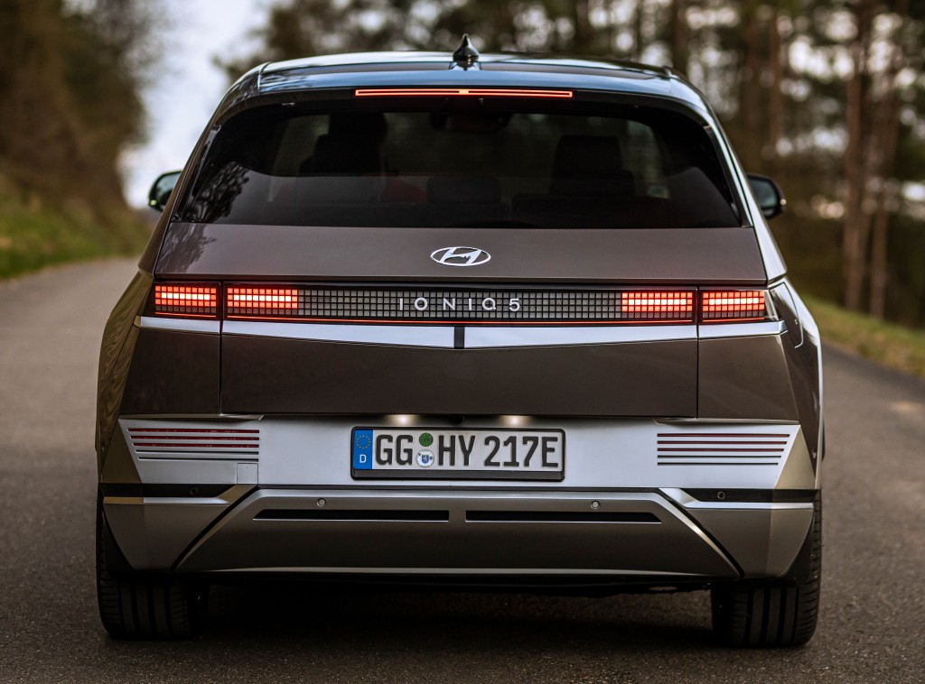 Hyundai Ioniq photo 31
