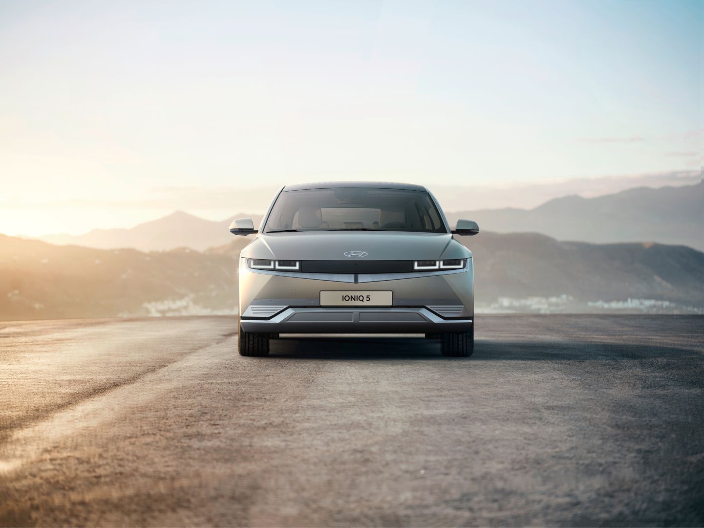 Hyundai Ioniq photo 3