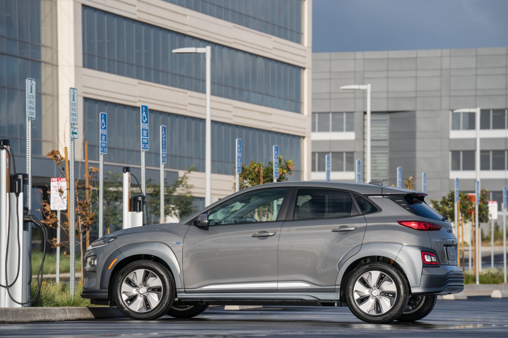 Hyundai Kona Electric photo 3