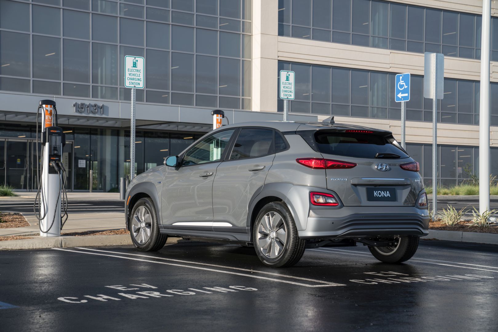 Hyundai Kona Electric photo 17