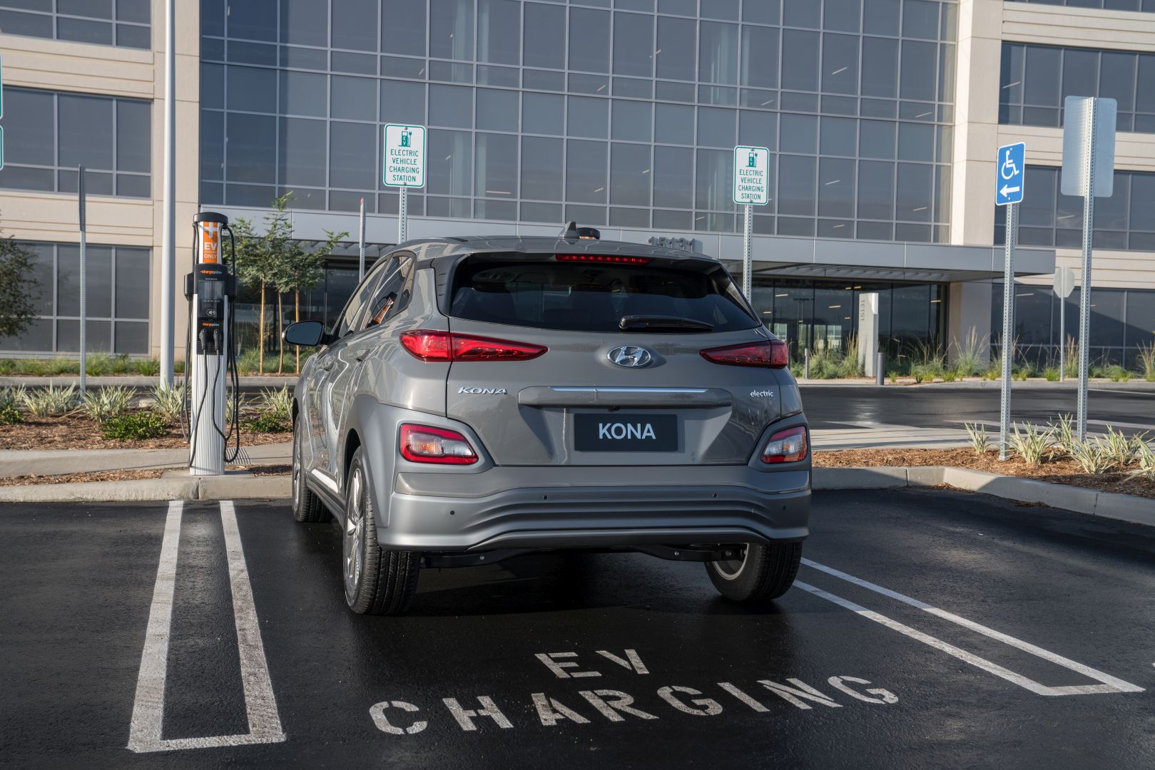 Hyundai Kona Electric photo 18