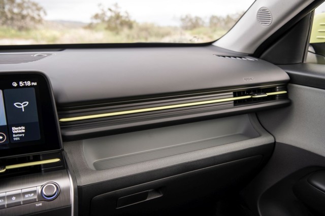 Hyundai Kona Electric photo 45