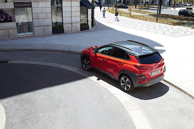 Hyundai Kona photo 2