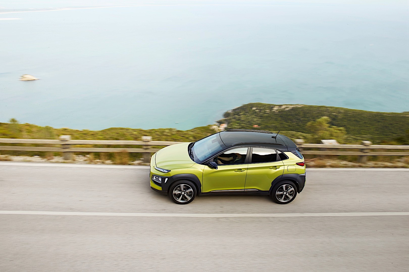 Hyundai Kona photo 3