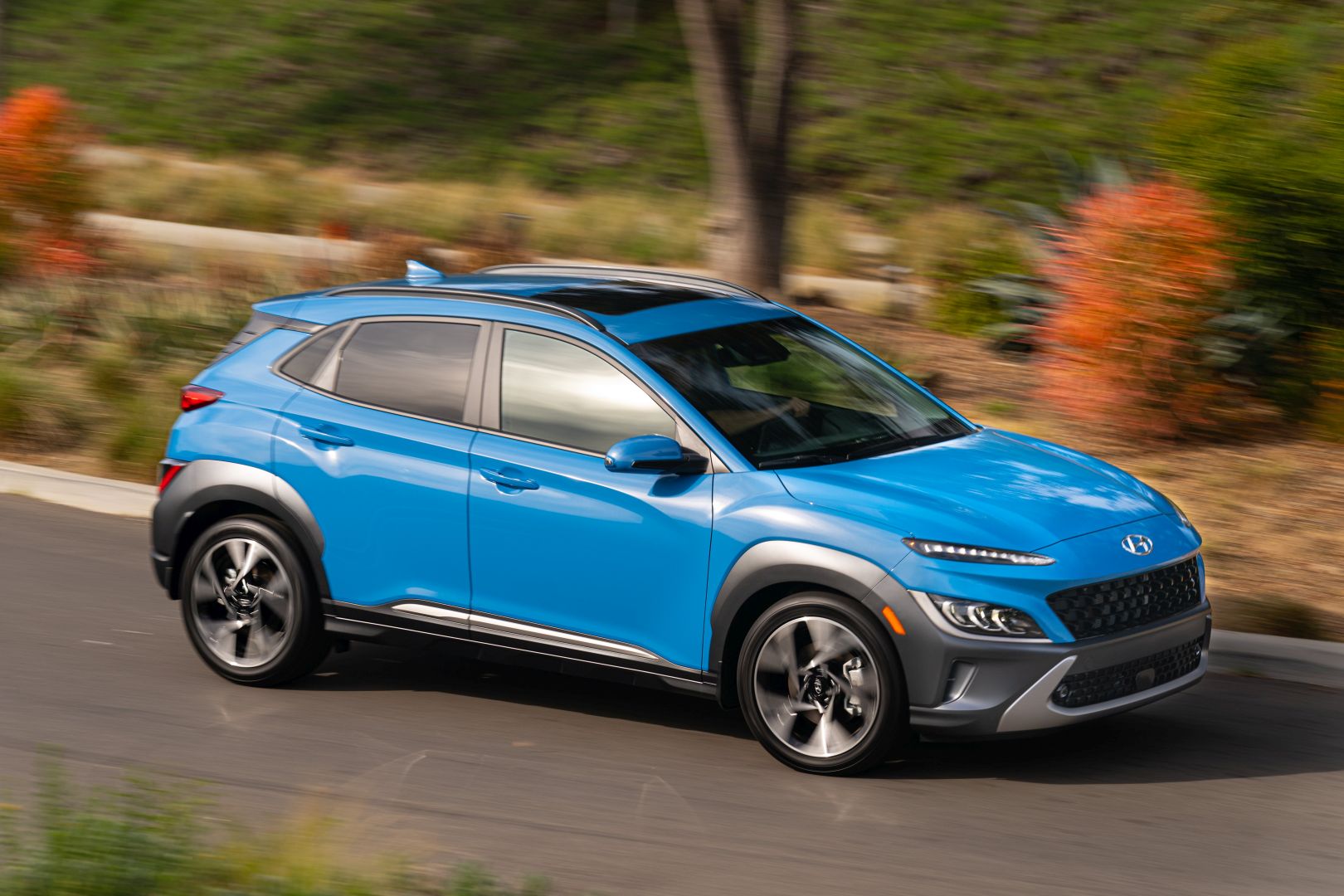 Hyundai Kona photo 3