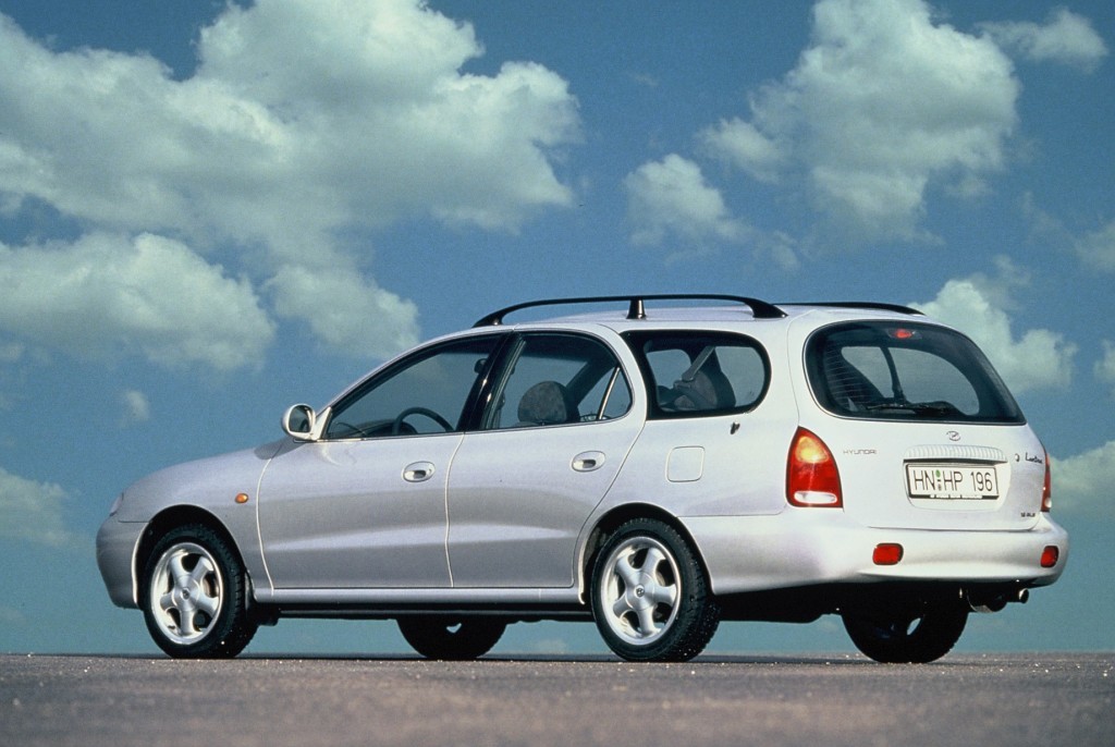 Hyundai Lantra Wagon photo 6
