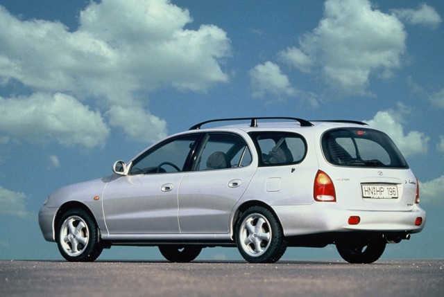 Hyundai Lantra Wagon photo 6