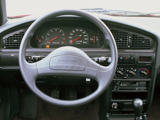 Hyundai Lantra photo 12