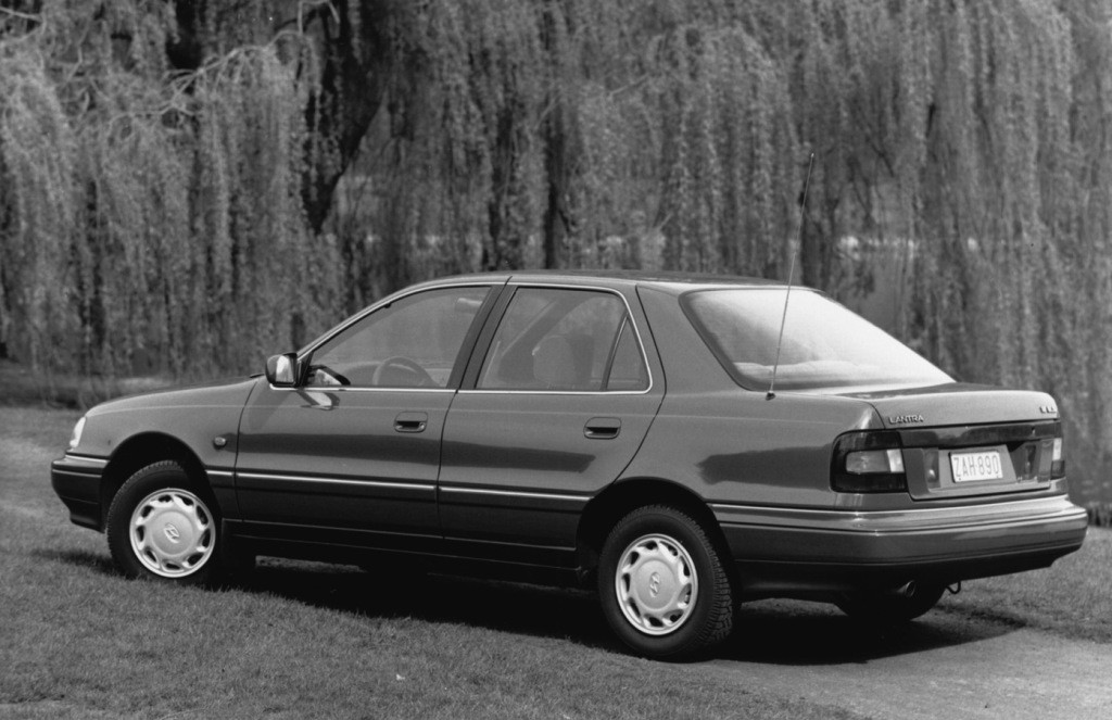 Hyundai Lantra photo 3