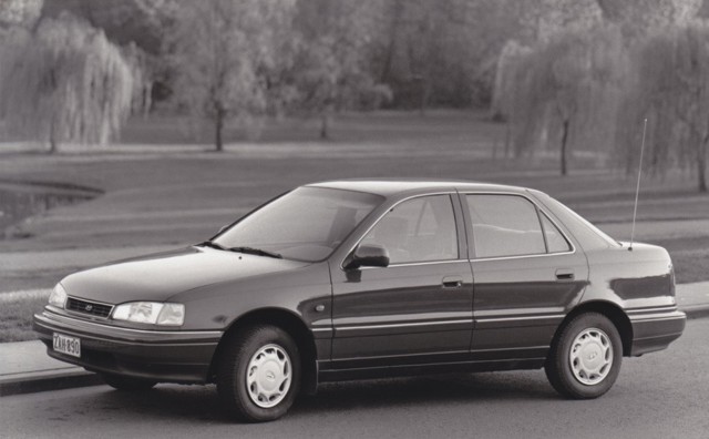 Hyundai Lantra photo 4