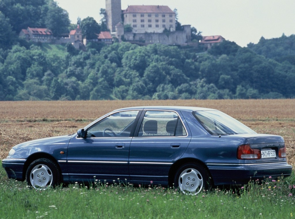 Hyundai Lantra photo 8